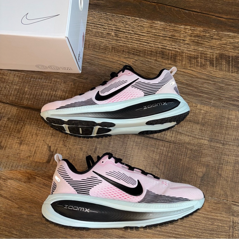 Nike Vomero 18 Custom Designed Running Shoes Size 8